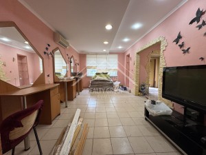 ул. Ньютона, 42 (г. Кривой Рог, Центрально-Городской район) - Здається торгівельний майданчик, 8000 грн. - АФНУ