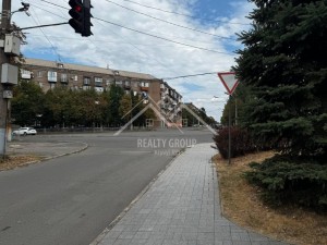 ул. Травнева, 35 (г. Кривой Рог, Дзержинский район) - Здається офіс, 120 грн. за кв.м. - АФНУ