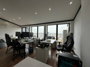 ул. Гетмана Мазепы (г. Ивано-Франковск) - Продається офіс, 230000 $ - АФНУ