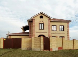 Покотиловская, 34 (пгт. Покотиловка, Харьковский район) - Продається будинок, 73000 $ - АФНУ