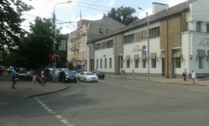 ул. Серова, 2 (г. Днепр, Кировский район) - Продається торгівельний майданчик, 1500 $ за кв.м. - АФНУ